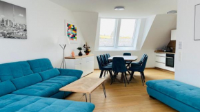 Spacious Penthouse Apartment - 4 rooms for up to 10 guests - contactless check-in